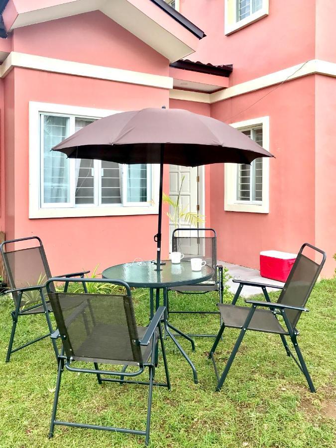 Cozy Relaxing 2 Bedroom House, Camella Bacolod, near airport, malls, terminals Esterno foto