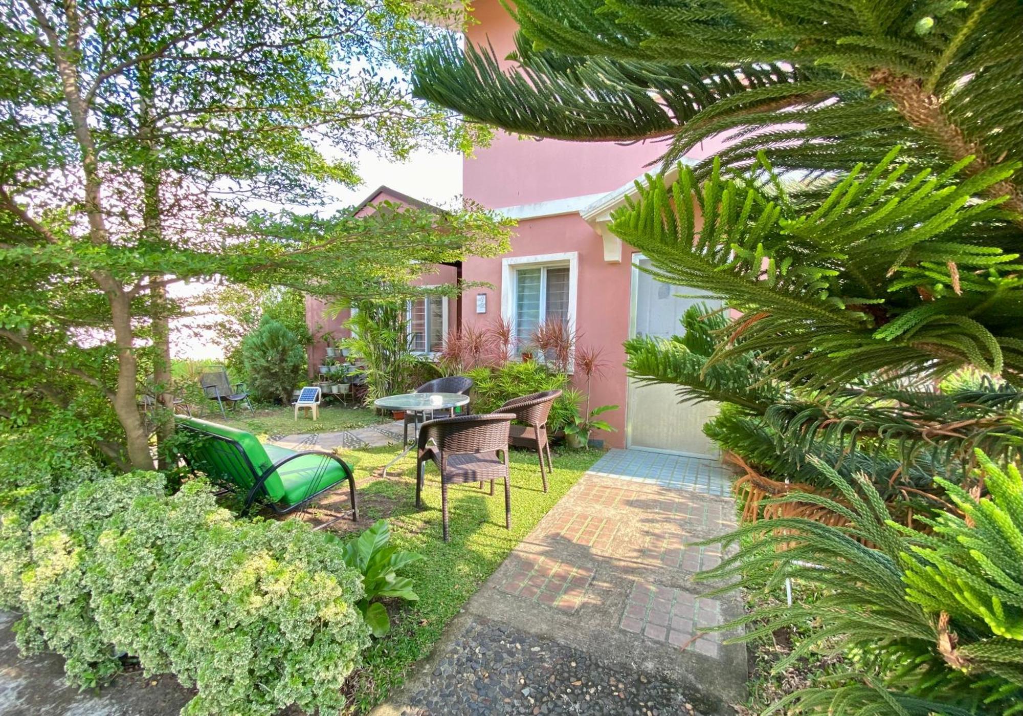Cozy Relaxing 2 Bedroom House, Camella Bacolod, near airport, malls, terminals Esterno foto