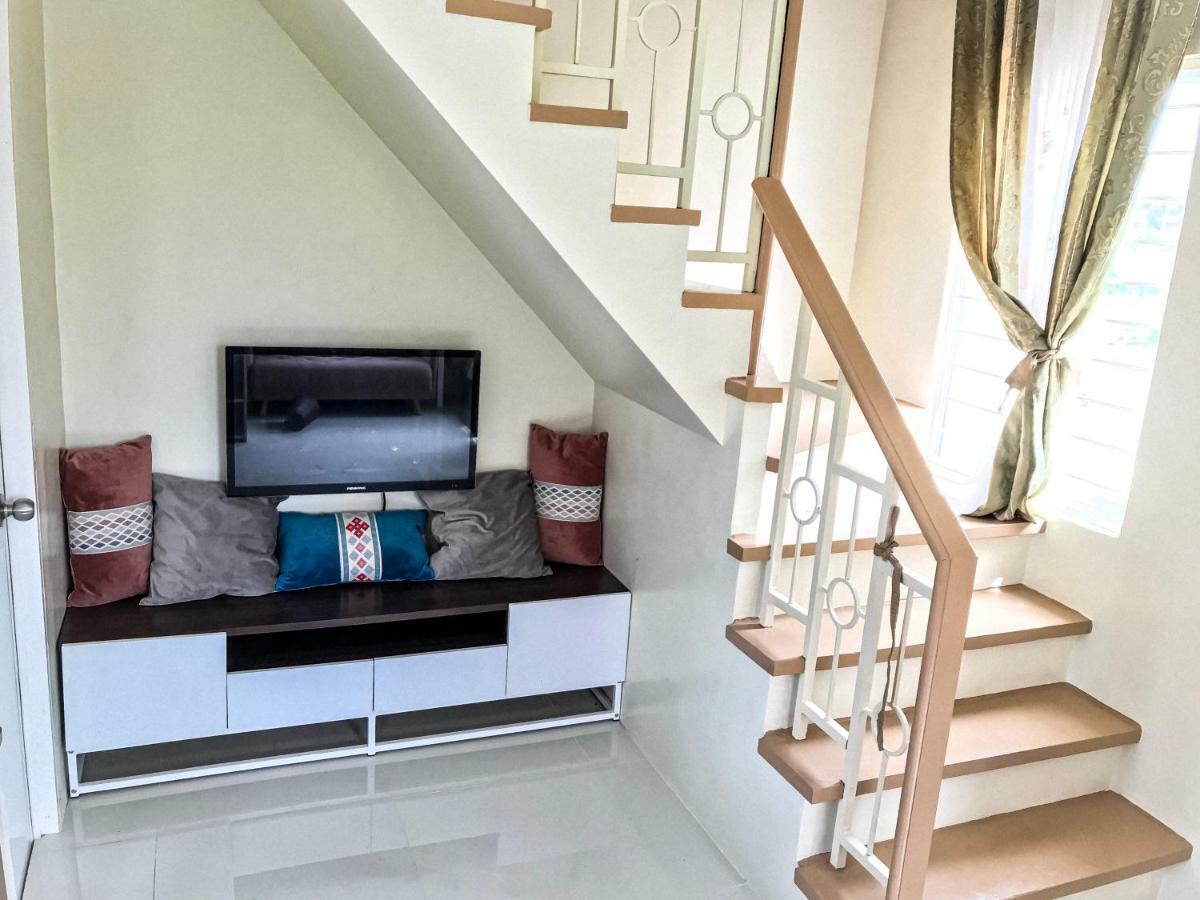 Cozy Relaxing 2 Bedroom House, Camella Bacolod, near airport, malls, terminals Esterno foto